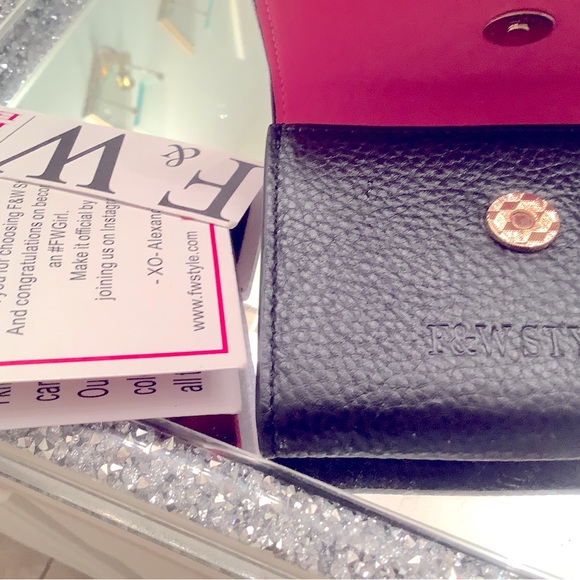 Beautiful designer leather wallet credit card case - Picture 3 of 6